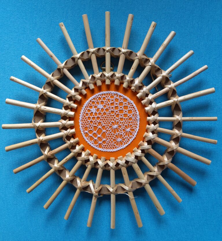 "Astre" fond clair de Pascale (Modèle de MJMassol)