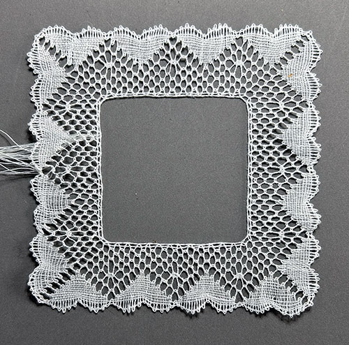 Carré dentelle torchon de Amélie